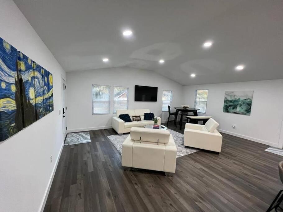 Modern Home At Colonial College Park Atlanta Exterior foto